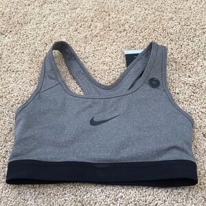NWT! NIKE Size XS grey combo classic sports bra